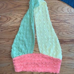 ✨3 for $15✨NWOT Shaybutter Color block Halter Crop top